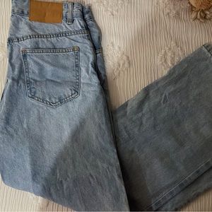 Light Wash, High Waisted Mom Jeans: Size 27 (US size 4)